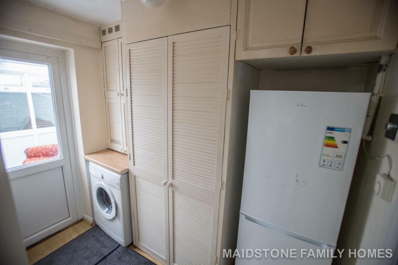 Maidstone Family Homes Upper Road Cottage Экстерьер фото