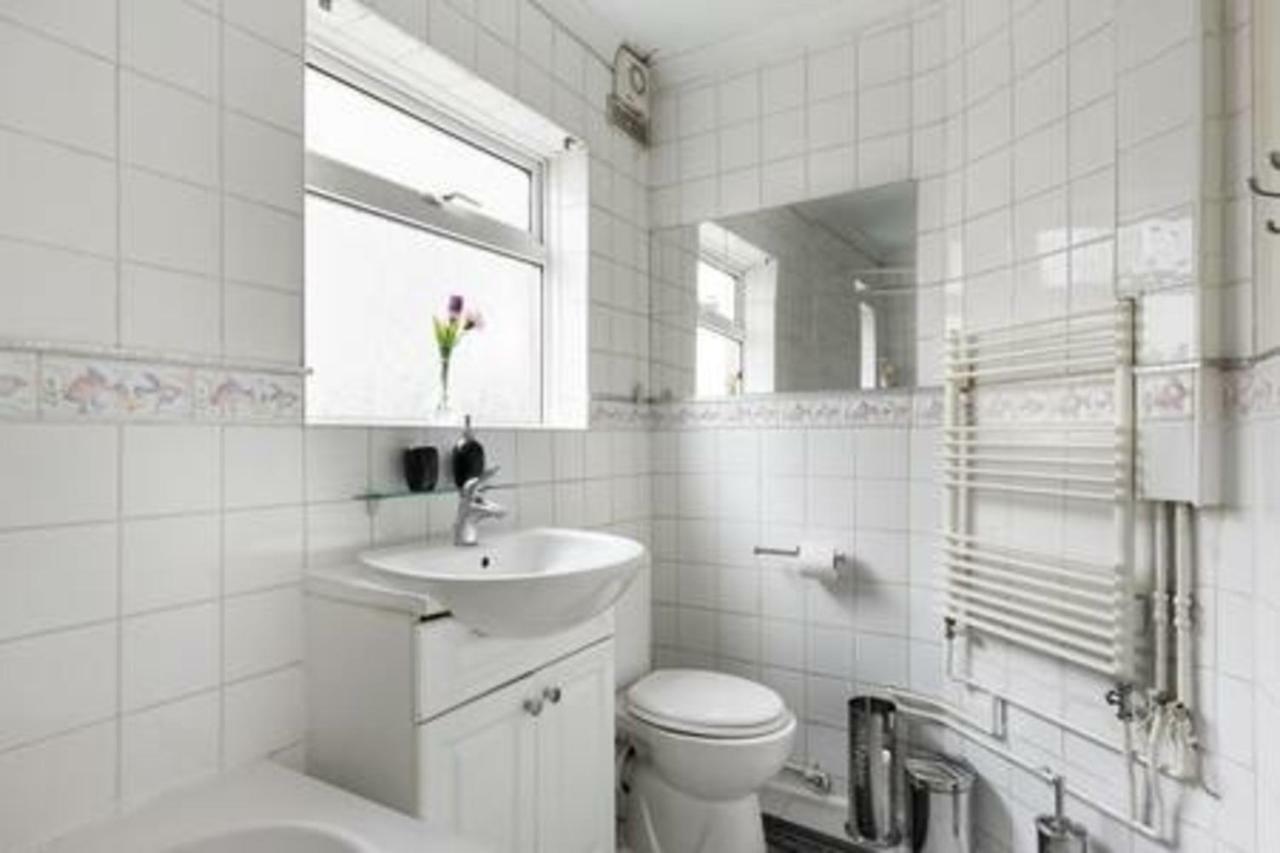 Maidstone Family Homes Upper Road Cottage Экстерьер фото