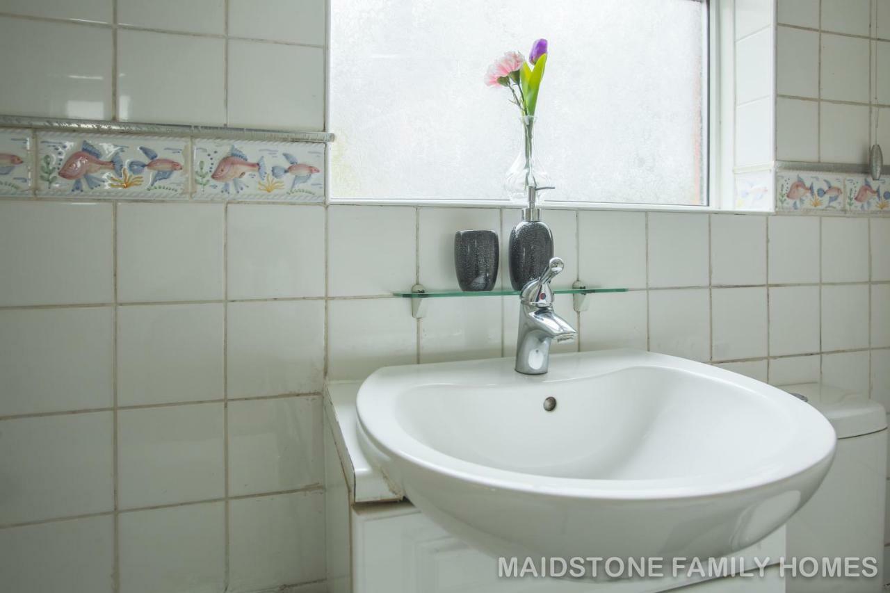 Maidstone Family Homes Upper Road Cottage Экстерьер фото