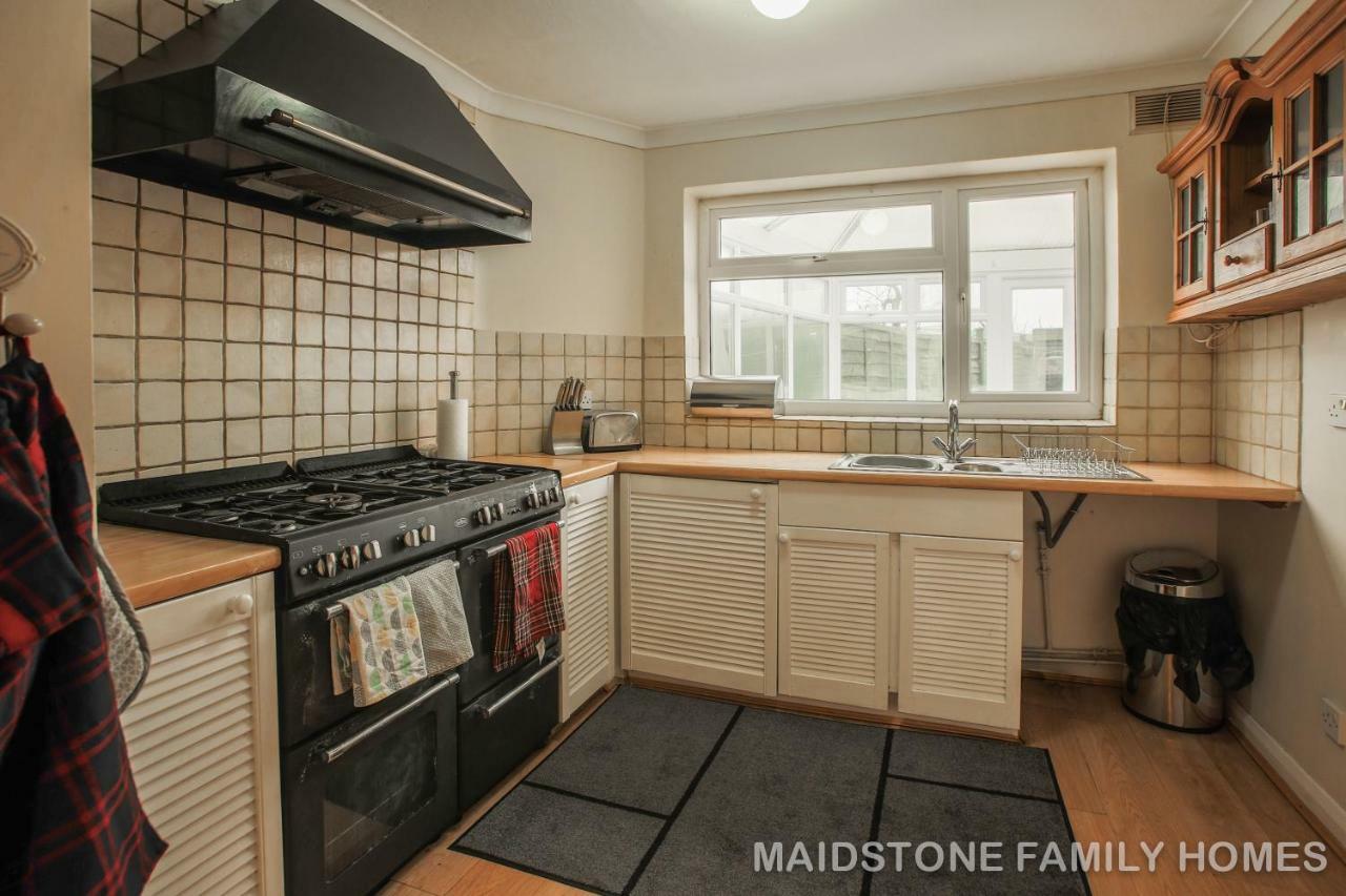 Maidstone Family Homes Upper Road Cottage Экстерьер фото