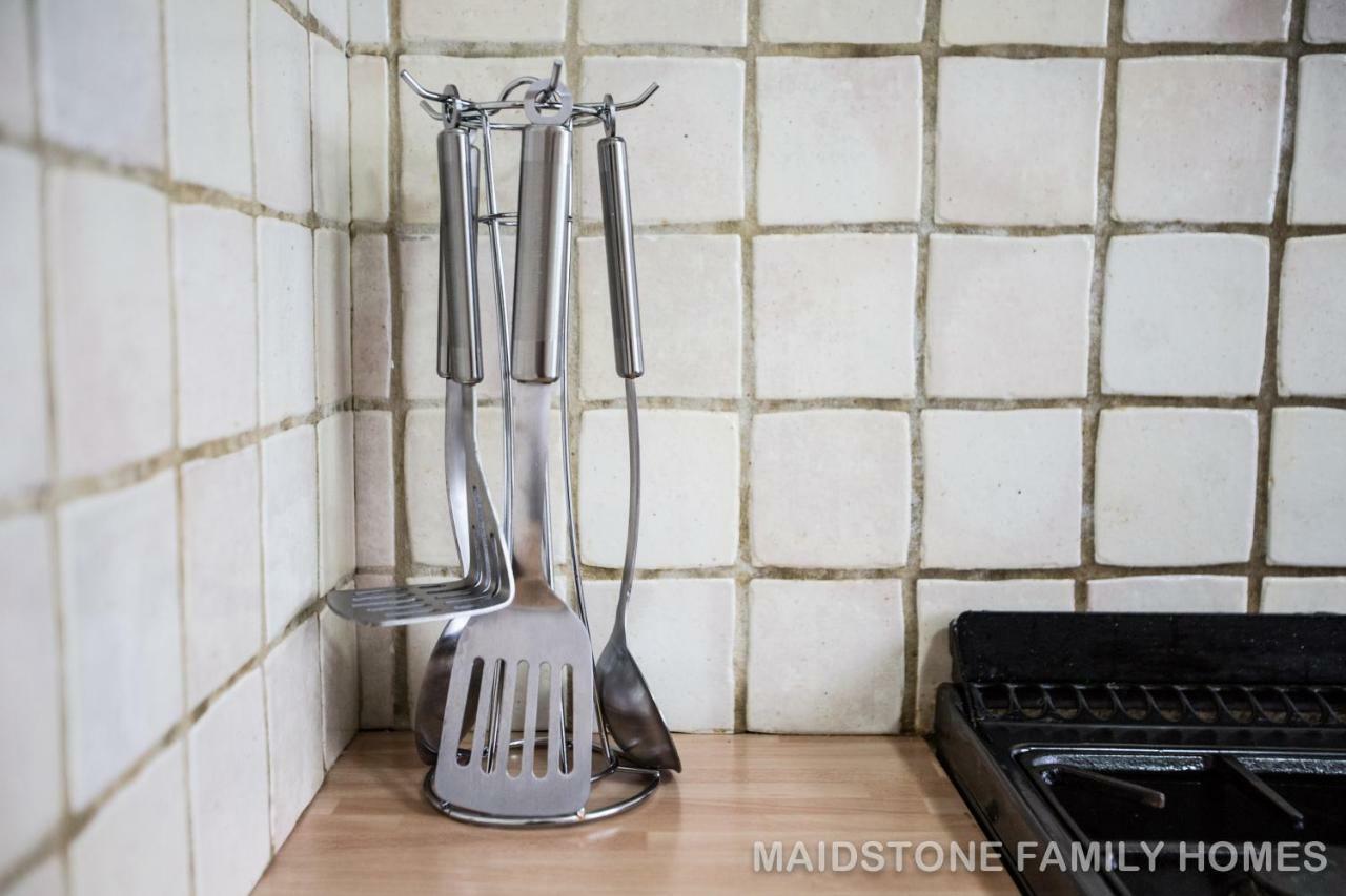 Maidstone Family Homes Upper Road Cottage Экстерьер фото